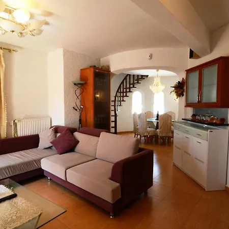 Volendam Villa *